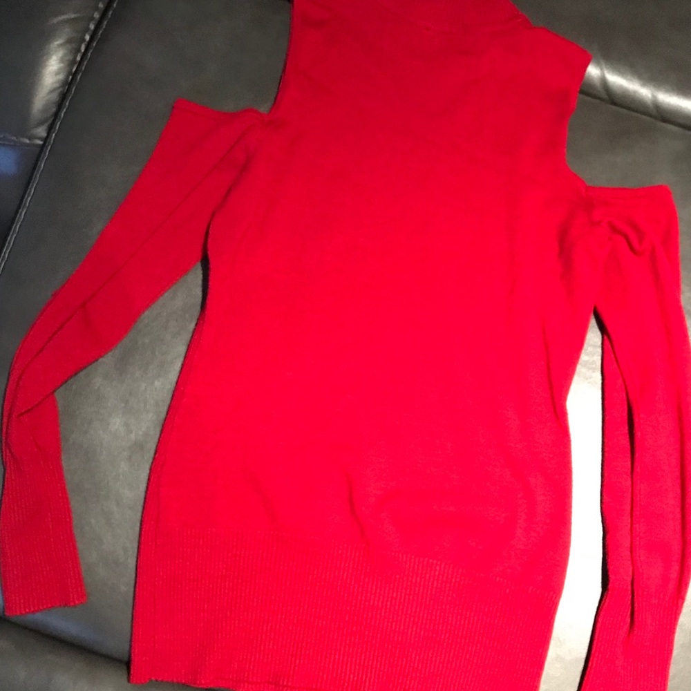 Red turtle neck - Picture 2 of 3
